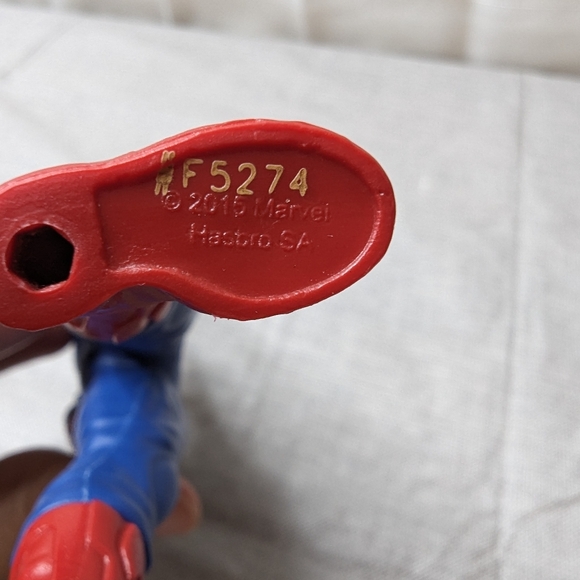 2015 Hasbro Marvel Captain America Blue Red Action Figure 6" Movable Arms Head - Picture 9 of 12